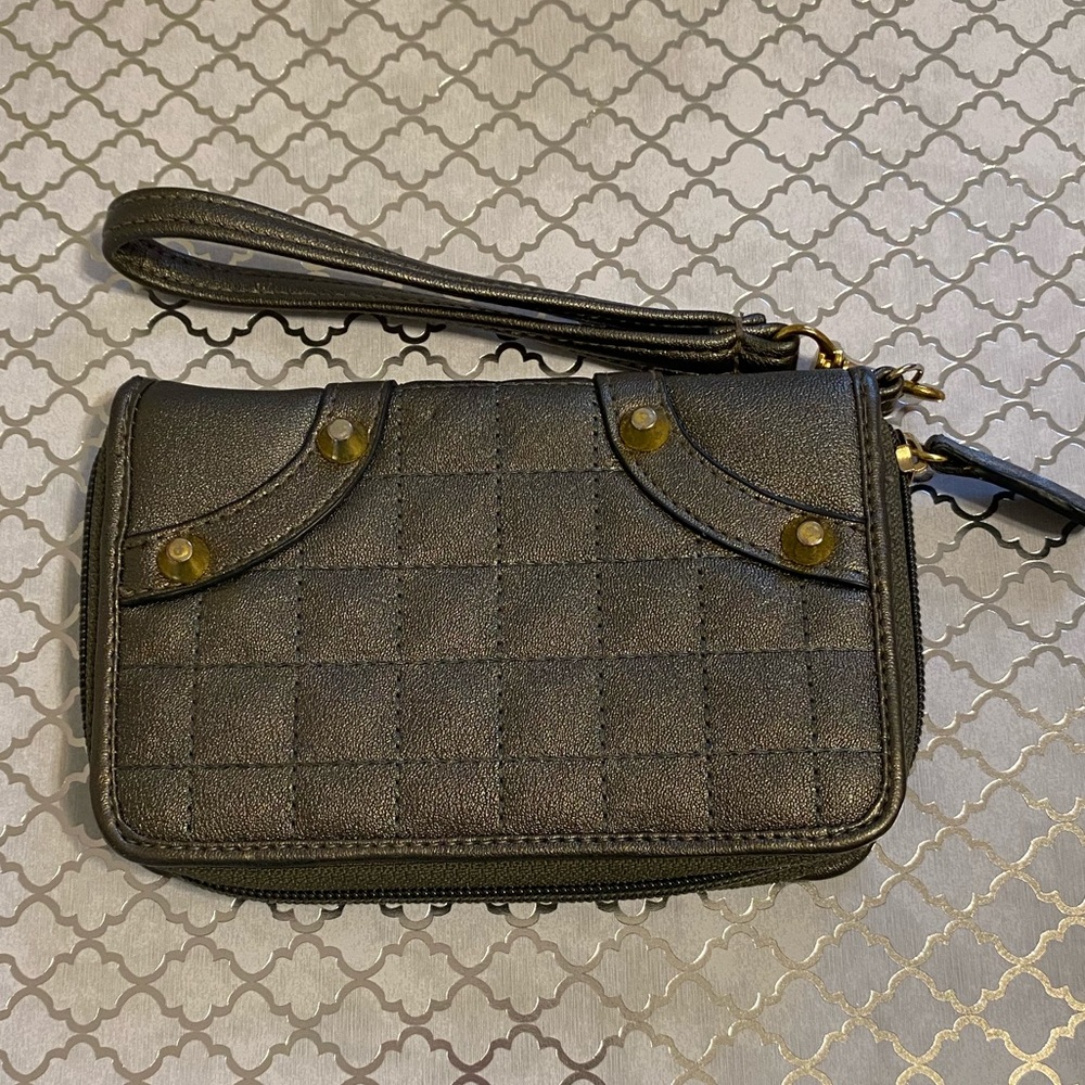 Jessica Simpson Wristlet